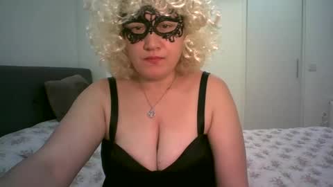 LindaXSmile online show from 02.27.25