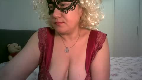 LindaXSmile online show from 03.04.25