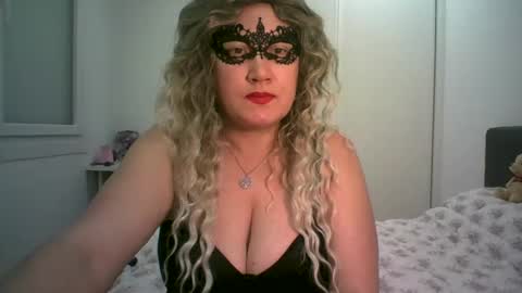LindaXSmile online show from 03.08.25