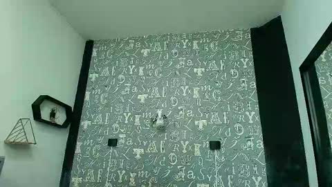 Snapshot of lindsey8 chatting on 09.20.25 Lindsey online show from 09.20.25