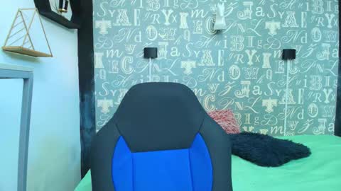 Snapshot of lindsey8 chatting on 10.24.25 Lindsey online show from 10.24.25