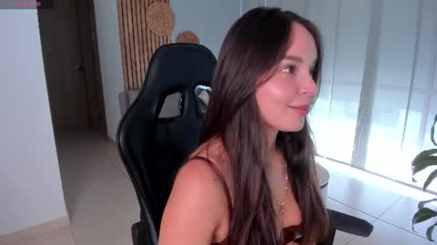 Snapshot of lindseyhallx chatting on 07.05.26 call me annie online show from 07.05.26