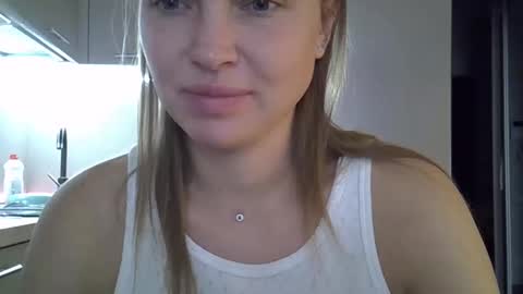 Snapshot of lindsisecret chatting on 10.05.25 Anna online show from 10.05.25