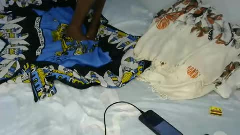 Linniecarol online show from 10.31.25