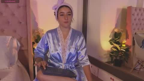 Snapshot of linoshka_1 chatting on 03.29.26 Luciana online show from 03.29.26