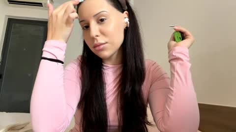 Snapshot of linseytuerk chatting on 04.03.26 Anna online show from 04.03.26