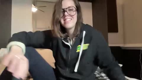 Snapshot of linusloves chatting on 02.15.26 linusloves online show from 02.15.26