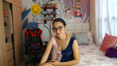 Snapshot of linzybaner chatting on 03.10.25 LinzyBaner online show from 03.10.25