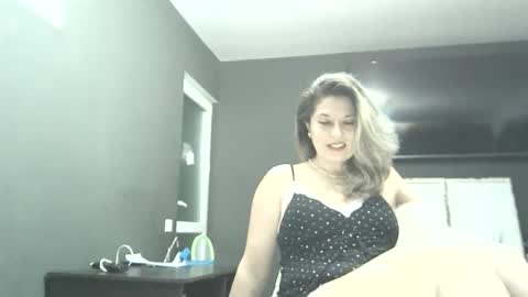 lionessmom online show from 02.15.26