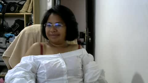 liora online show from 08.06.26