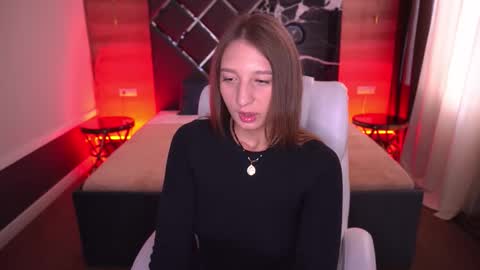 Lia online show from 10.18.25