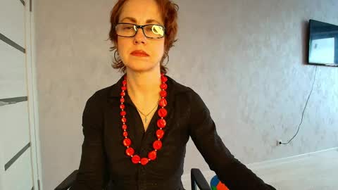 Snapshot of lioraweiss chatting on 04.20.26 Liora Weiss online show from 04.20.26