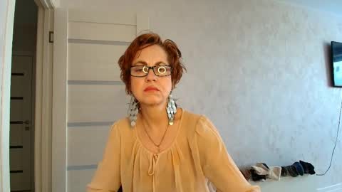 Snapshot of lioraweiss chatting on 04.28.26 Liora Weiss online show from 04.28.26