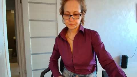 Snapshot of lioraweiss chatting on 05.05.26 Liora Weiss online show from 05.05.26