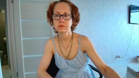 Snapshot of lioraweiss chatting on 05.09.26 Liora Weiss online show from 05.09.26