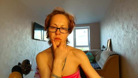 Snapshot of lioraweiss chatting on 05.16.26 Liora Weiss online show from 05.16.26