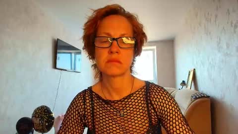 Snapshot of lioraweiss chatting on 05.21.26 Liora Weiss online show from 05.21.26