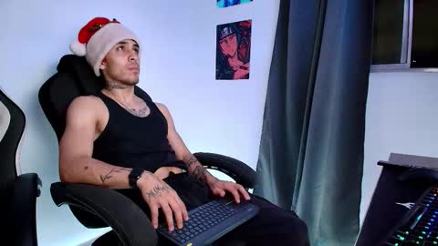 Snapshot of liorvante chatting on 12.16.25 Lior Vante online show from 12.16.25