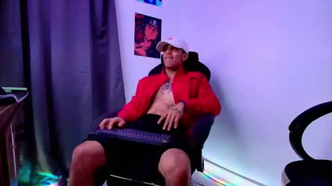 Snapshot of liorvante chatting on 12.19.25 Lior Vante online show from 12.19.25