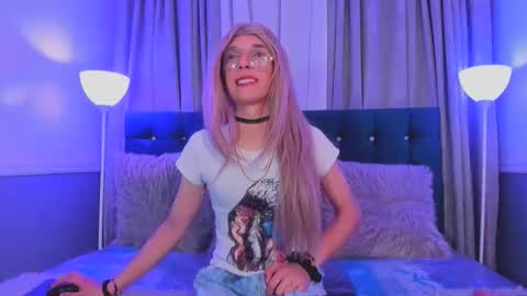 Snapshot of lis_pearson chatting on 02.03.26 Lis online show from 02.03.26