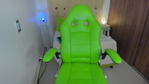 Snapshot of lisa_gerrard_ chatting on 01.28.25 Lisa  online show from 01.28.25