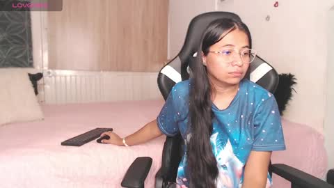 Snapshot of lisa_sexxy chatting on 04.07.26 faisury online show from 04.07.26