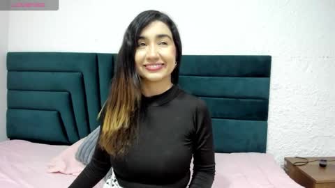 lisa white  online show from 12.18.25