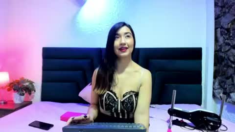 lisa white  online show from 08.02.26