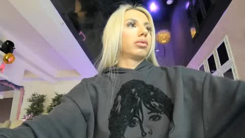 Snapshot of lisaakira chatting on 12.01.25 onlyfans-lisaakira instagram-lisaakira9 twitter-lisaakira4 online show from 12.01.25