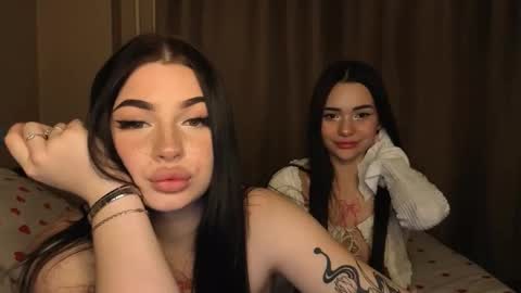 Snapshot of lisaanddenis chatting on 12.04.25 Lisa and Den online show from 12.04.25