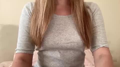 Snapshot of lisaflower1 chatting on 02.10.26 Lisa online show from 02.10.26