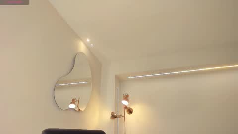 Lisa  Flowers online show from 02.02.26