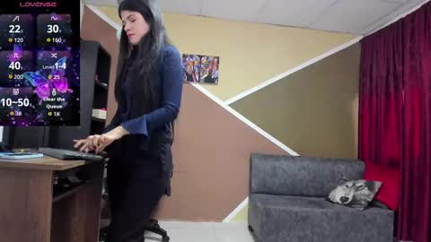 Snapshot of lisagray_1 chatting on 09.26.25 Lisa Gray Independent Model online show from 09.26.25