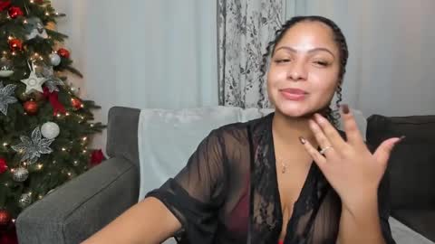 Snapshot of lisaloves6ix9 chatting on 12.12.24 lisaloves6ix9 online show from 12.12.24