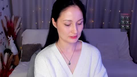 Snapshot of lisamooore chatting on 01.11.25 Lisa Moore online show from 01.11.25