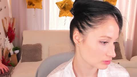 Snapshot of lisamooore chatting on 09.20.25 Lisa Moore online show from 09.20.25