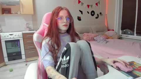 Snapshot of lisiasweet chatting on 03.08.25 Lika online show from 03.08.25