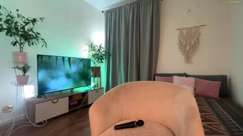 Lisa  online show from 05.14.26