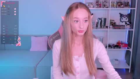 Snapshot of lissa__fox chatting on 09.15.25 lissa online show from 09.15.25