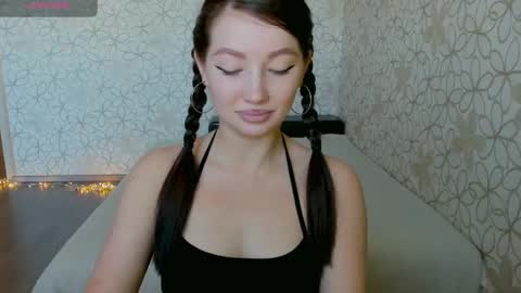 Snapshot of lissa_cristal_ chatting on 05.25.26 lissa_cristal_ online show from 05.25.26