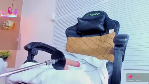 L I S S A  online show from 06.06.26