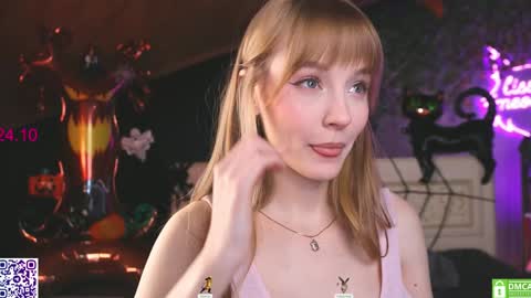 your Liza again. Next stream Dec. 1  at 2 or 3  GMT online show from 10.24.25