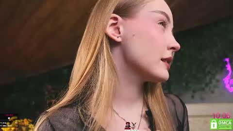 Snapshot of lissa_meooow chatting on 06.10.26 your Liza again. Next stream Dec. 1 at 2 or 3 GMT online show from 06.10.26
