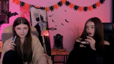 Snapshot of lissa_night chatting on 10.28.25 lissa_night online show from 10.28.25