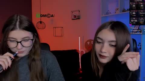 Snapshot of lissa_night chatting on 12.20.25 lissa_night online show from 12.20.25