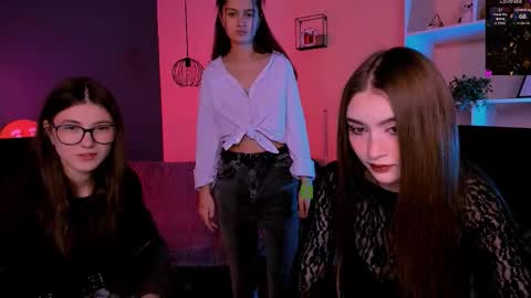 Snapshot of lissa_night chatting on 12.22.25 lissa_night online show from 12.22.25