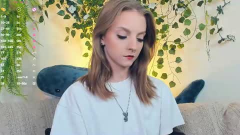 Snapshot of little__caprice chatting on 07.01.26 Bella online show from 07.01.26