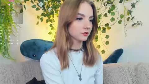 Snapshot of little__caprice chatting on 07.03.26 Bella online show from 07.03.26