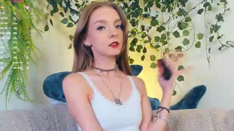 Snapshot of little__caprice chatting on 07.24.26 Bella online show from 07.24.26