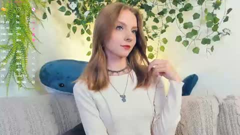 Snapshot of little__caprice chatting on 07.28.26 Bella online show from 07.28.26